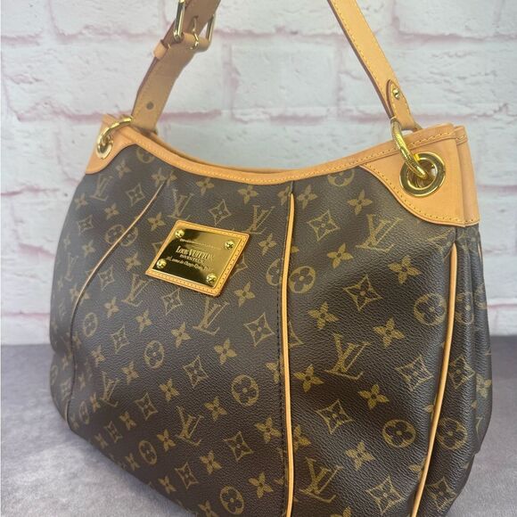 Louis Vuitton Monogram Galliera PM Shoulder Bag - Picture 3 of 16